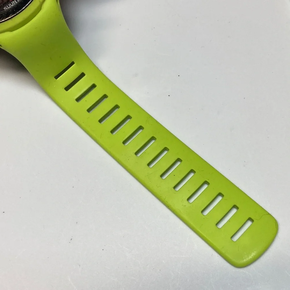 Suunto D4i slime green dive watch, PARTS OR RESTORE, buttons loose, new battery